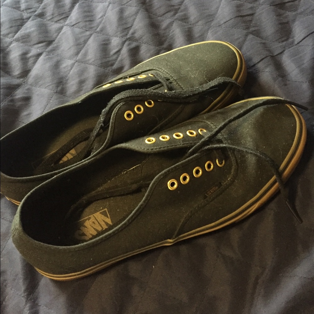 Black vans with laces