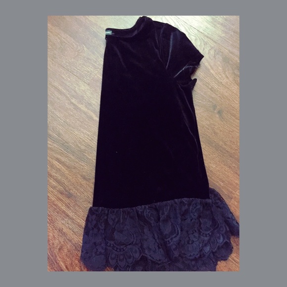 Adrianna Papell Tops - Velvet party top!