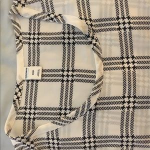 Cream Houndstooth patterned blouse