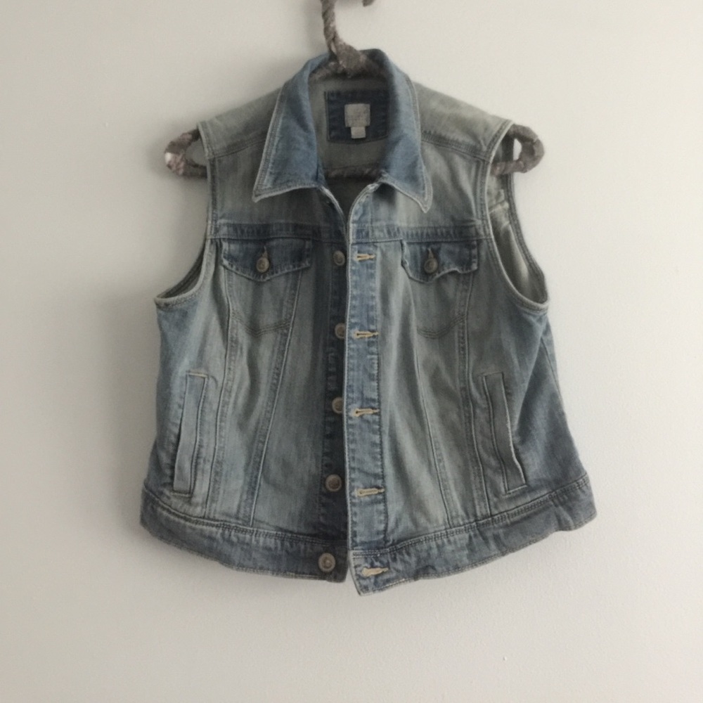 SOLD Cropped jean vest