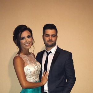 Meet your Posher, Anna-shea