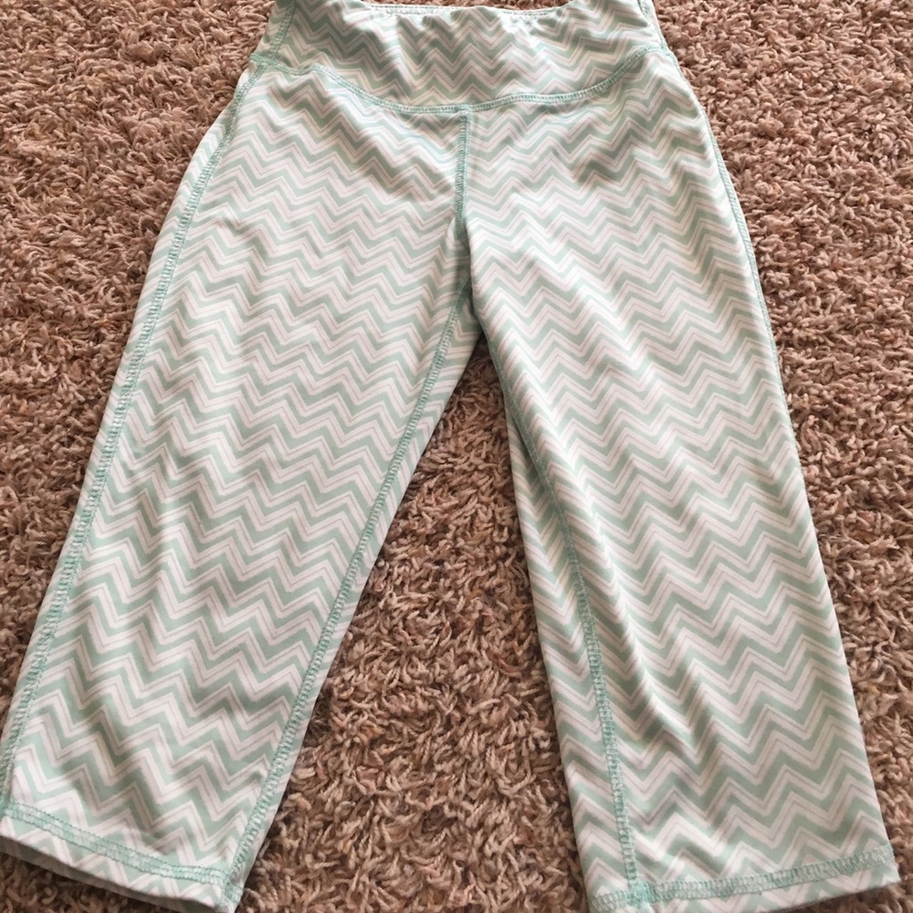 Brand new cropped workout pants
