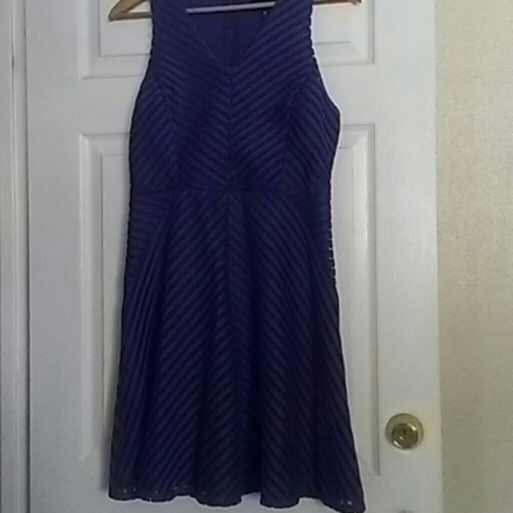 Dress - Picture 2 of 4