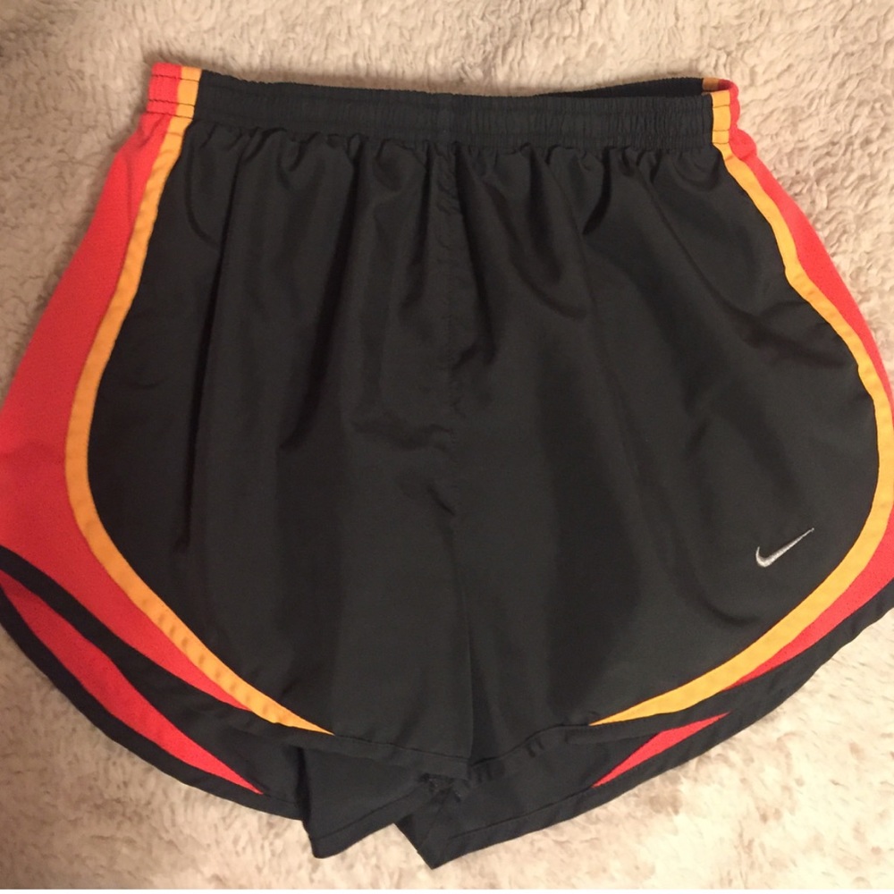 Nike shorts size M