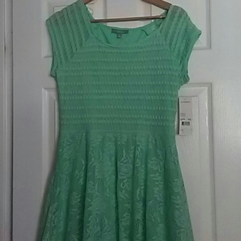 Dress - Picture 2 of 4