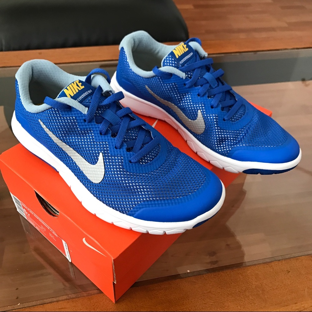 Girl's or Boy's Nike Flex Experience 4