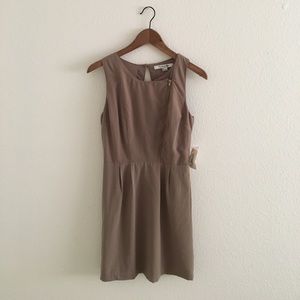 Sleeveless shift dress