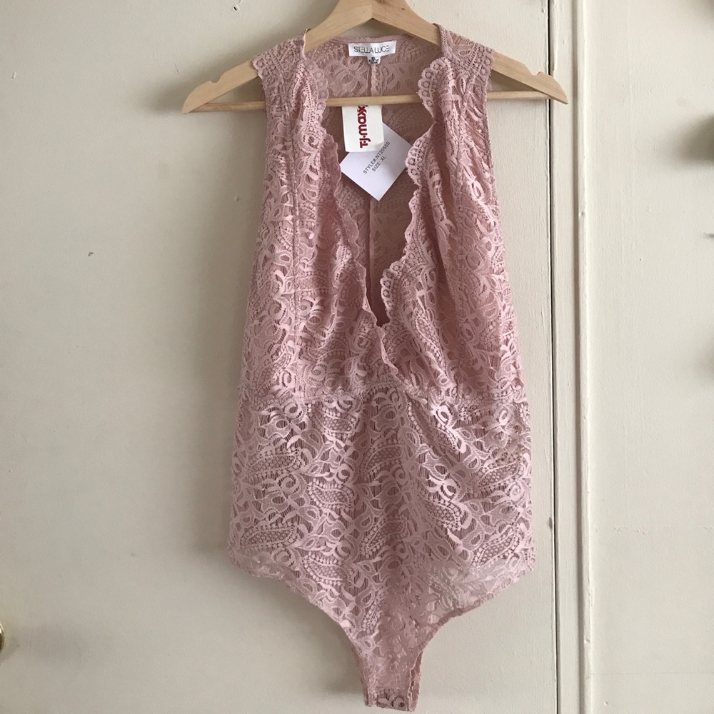 Lace V-neck bodysuit