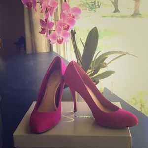 Jessica Simpson Fuschia Suede Pumps
