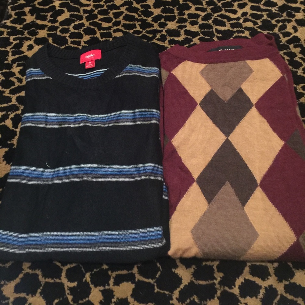 Men's light weight sweaters