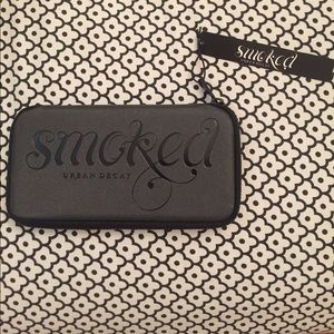 Smoked Urban Decay eye palette & EYE LINER