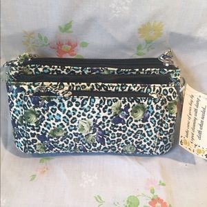 Wallet/wristlet