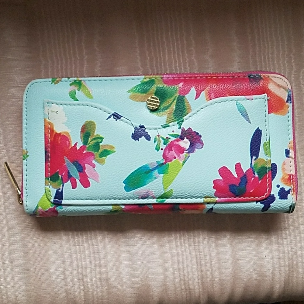 Floral Wallet - Picture 1 of 3