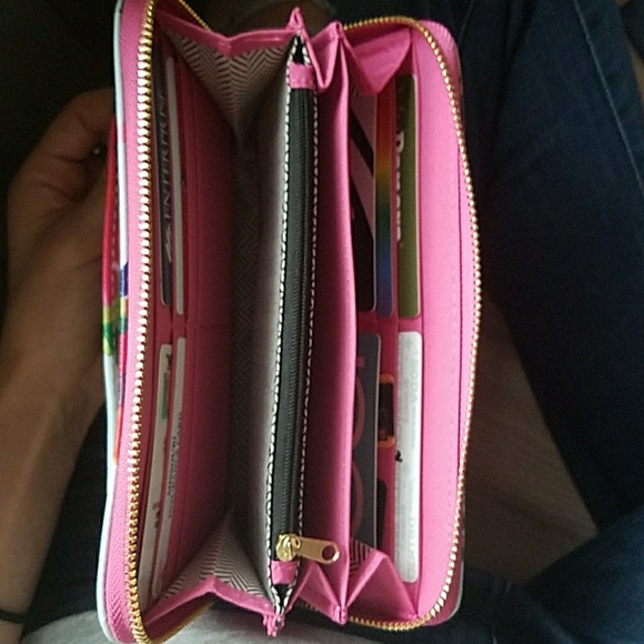 Floral Wallet - Picture 3 of 3