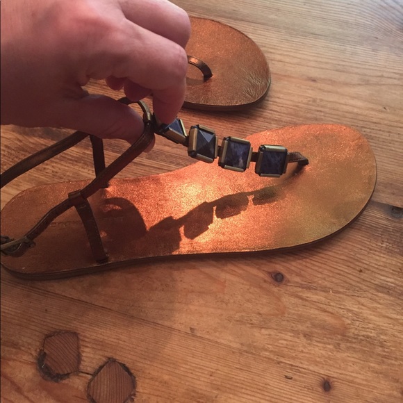 NEW Cynthia Vincent Sandals - Picture 2 of 6