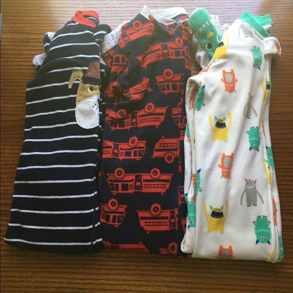 Lot of fleece footie pajamas