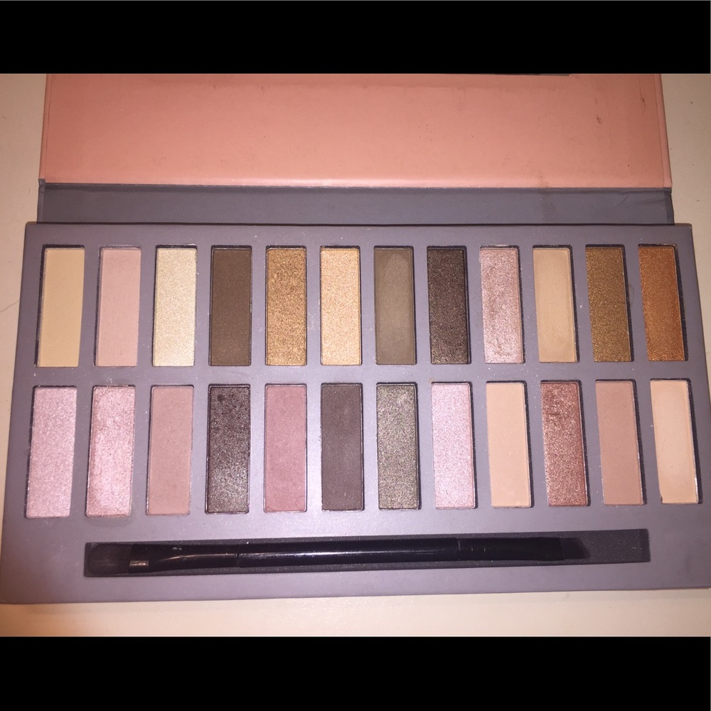 Natural eyeshadow pallet