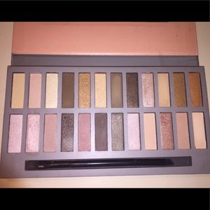 Natural eyeshadow pallet