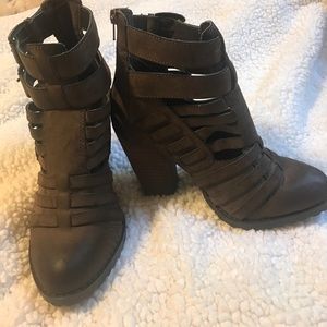 Penny loves Kenny brown booties