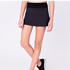 Black lululemon pace setter skort size 2