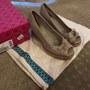 Tory Burch Jackie 2 85 mm Wedge