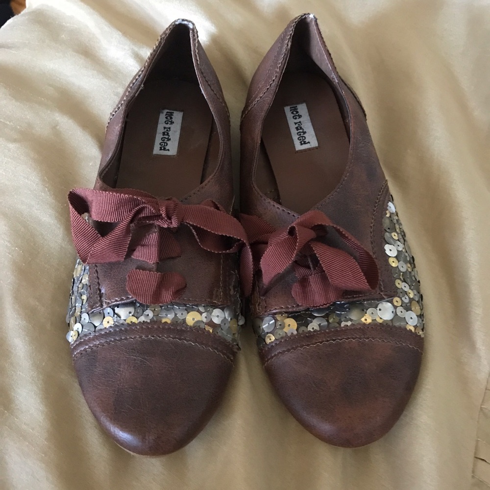 NWOT Oxford flats with ribbon laces and sequins