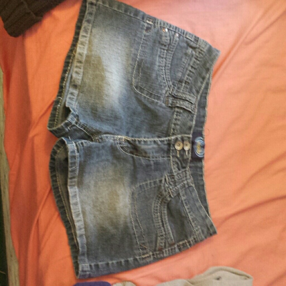 Curvy Jean shorts