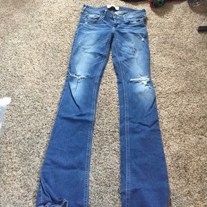 HOLLISTER BOOTCUT JEANS!