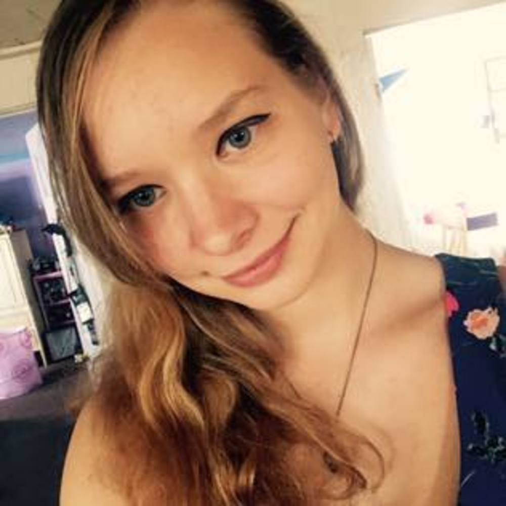 Meet your Posher, Emilia