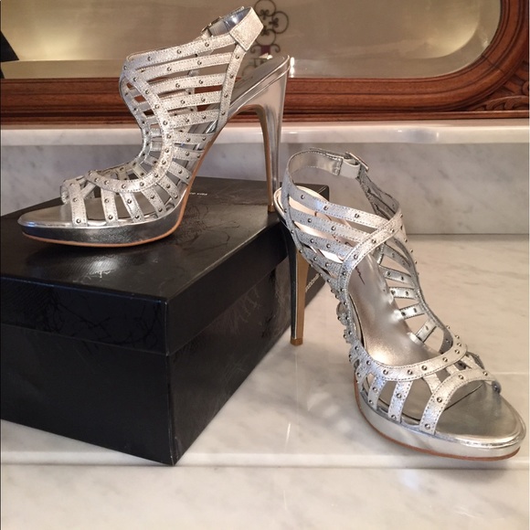 Jessica Simpson Shoes - GUC Jessica Simpson Platform leather heels