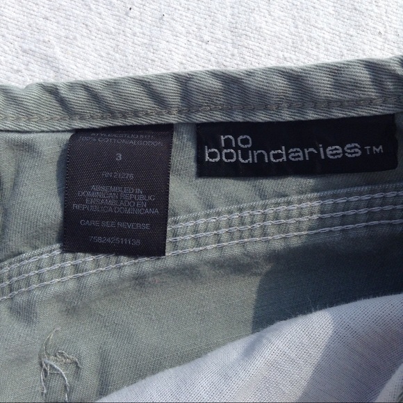 Vintage Button Up Shorts - Picture 3 of 3