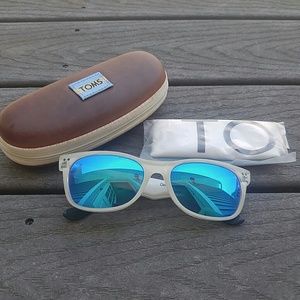 TOMS beachmaster sunglasses