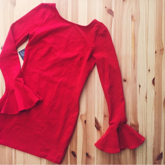 Bell Sleeve Low Back Dress - Picture 5 of 6