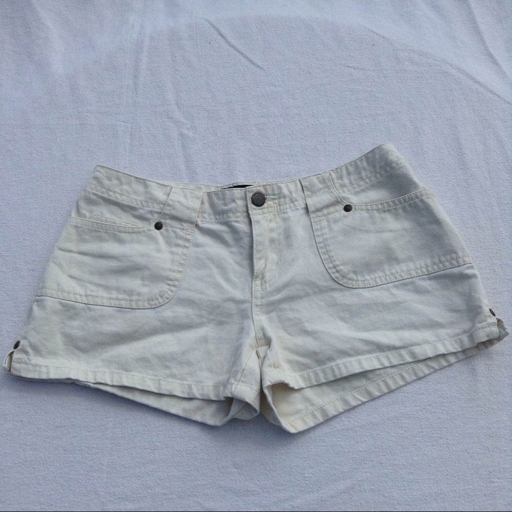 Off White/Tan Jean Shorts