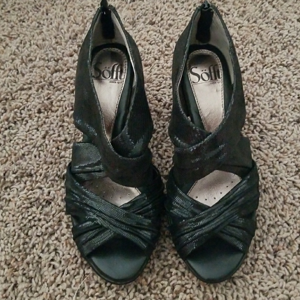 NEW Soft black leather heels