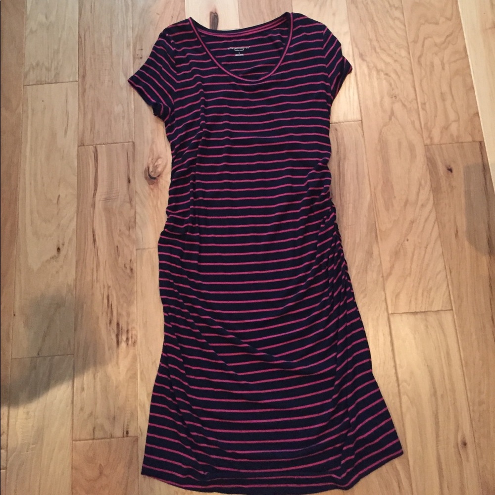 Liz Lange Maternity dress. Rouched sides