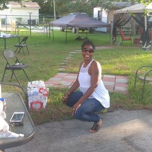 Meet your Posher, Monique