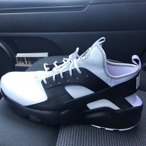 Nike tennis shoes only worn once