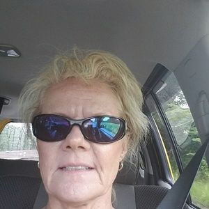 Meet your Posher, Pamela