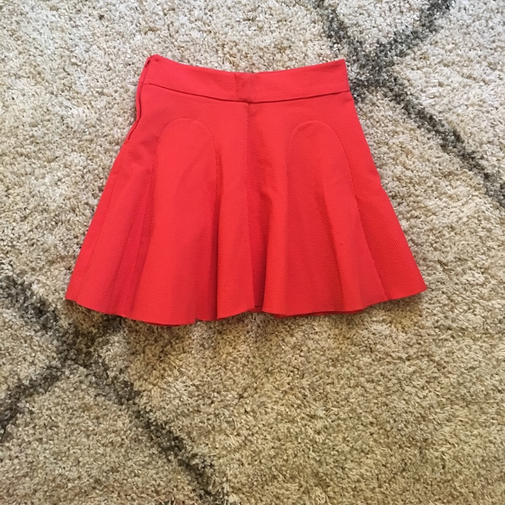 Coral pleated skirt