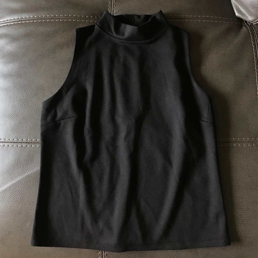 New York & Company black no sleeve turtle neck