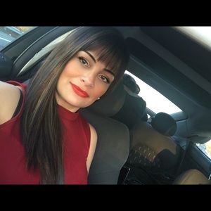 Meet your Posher, Alma