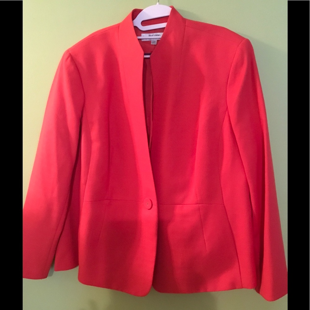 Jones Studio 22W Coral Suit Jacket.