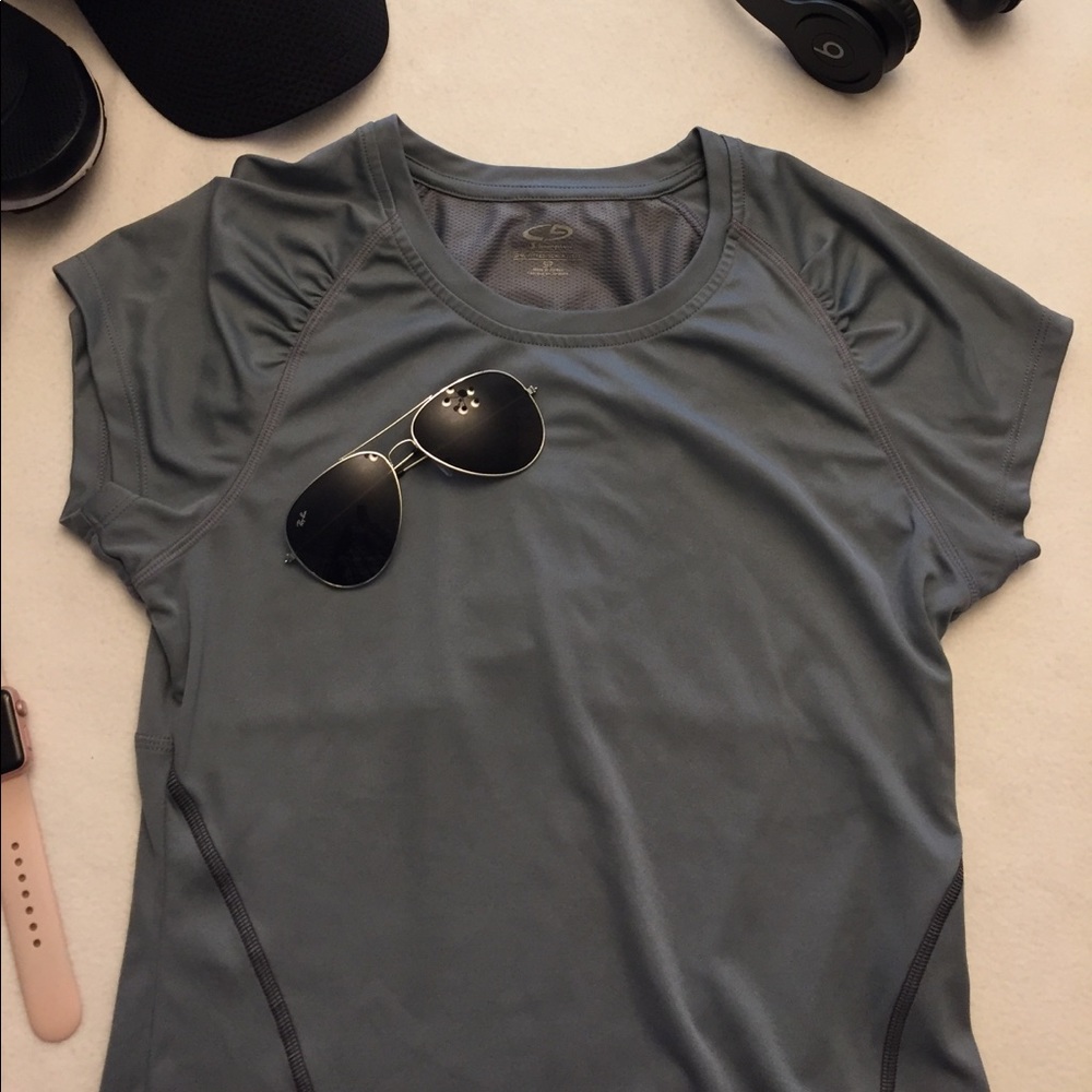 Super cute gray scrounged top by champion small