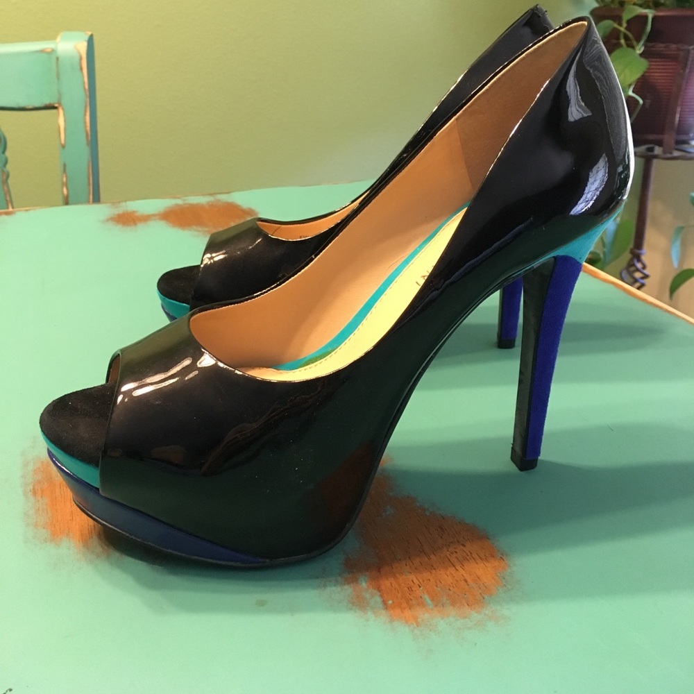Shiny black Giani Bini stilettos