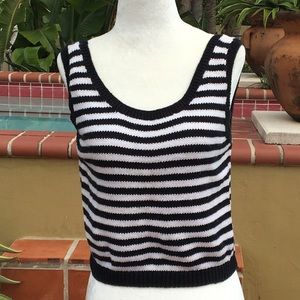 Black and white crop top medium