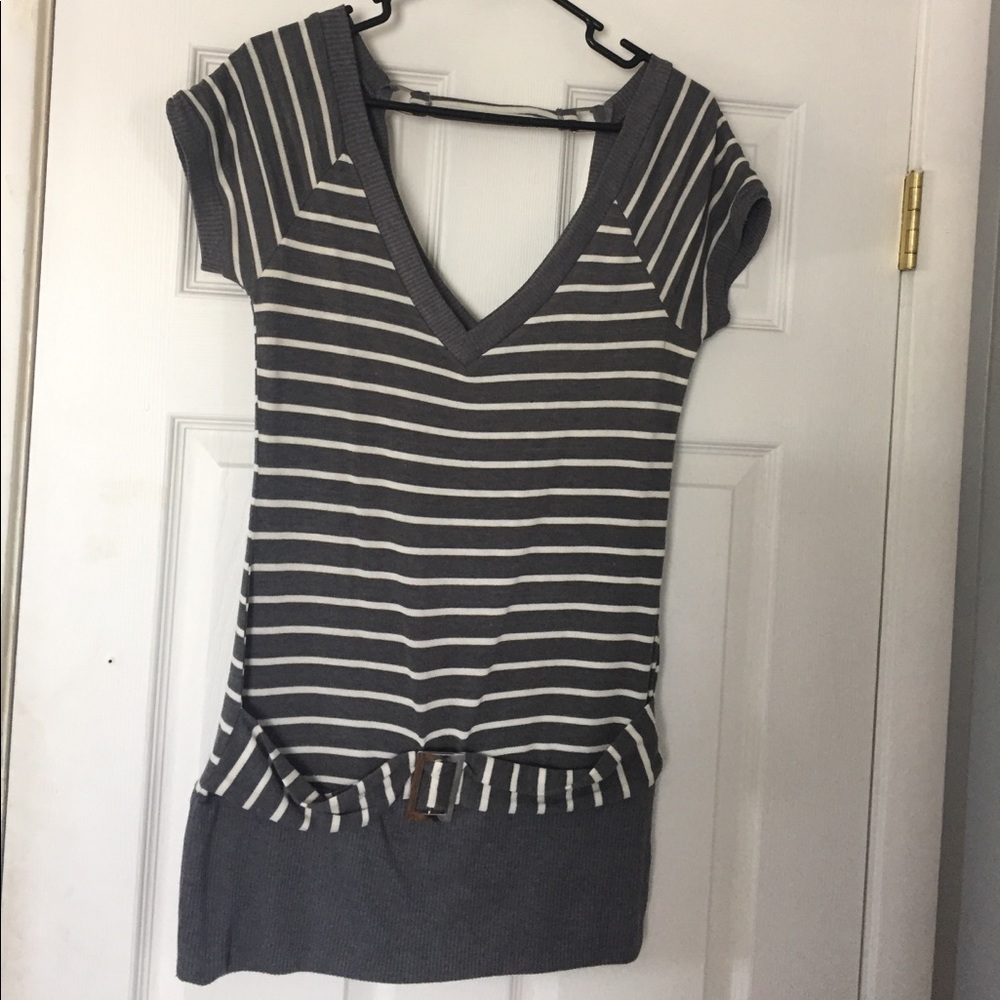 Long grey and white top