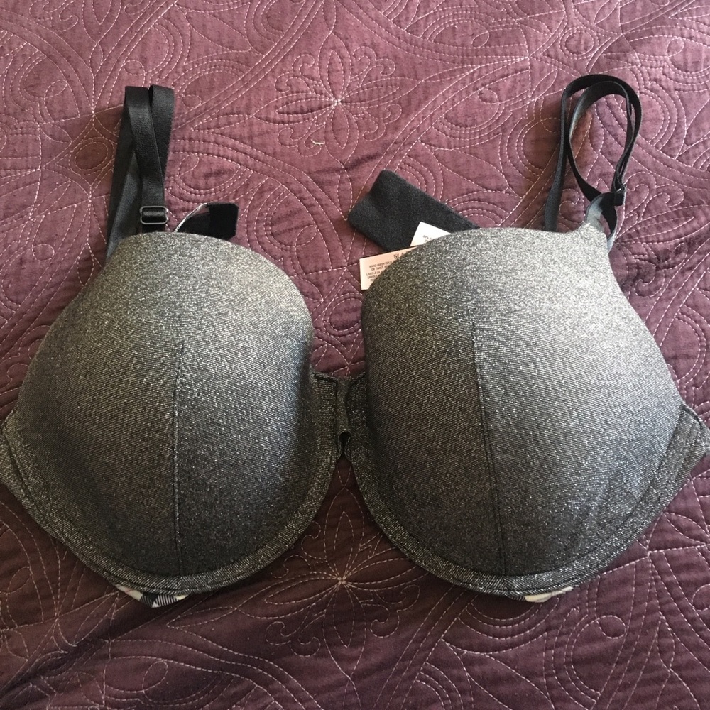 Brand new VS bra MUST GO!