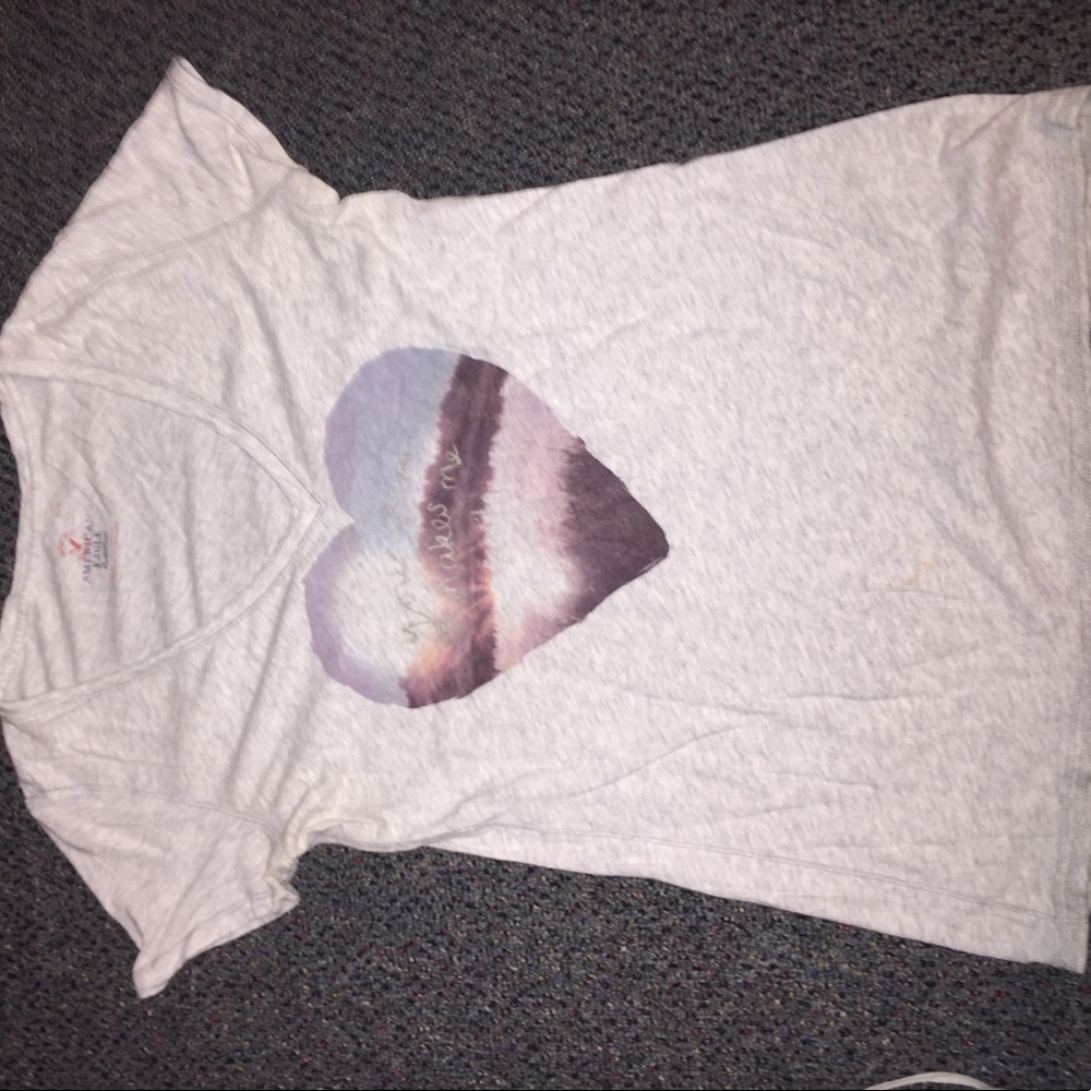 American Eagle V-neck