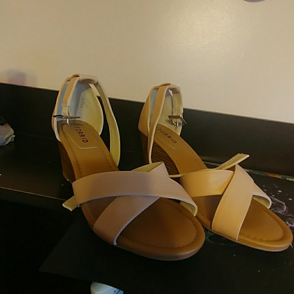 Torrid pink wedge sandals size 9